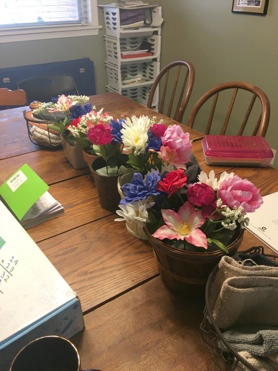 floral centerpieces in this week's Large Family Homeschooling Review!
